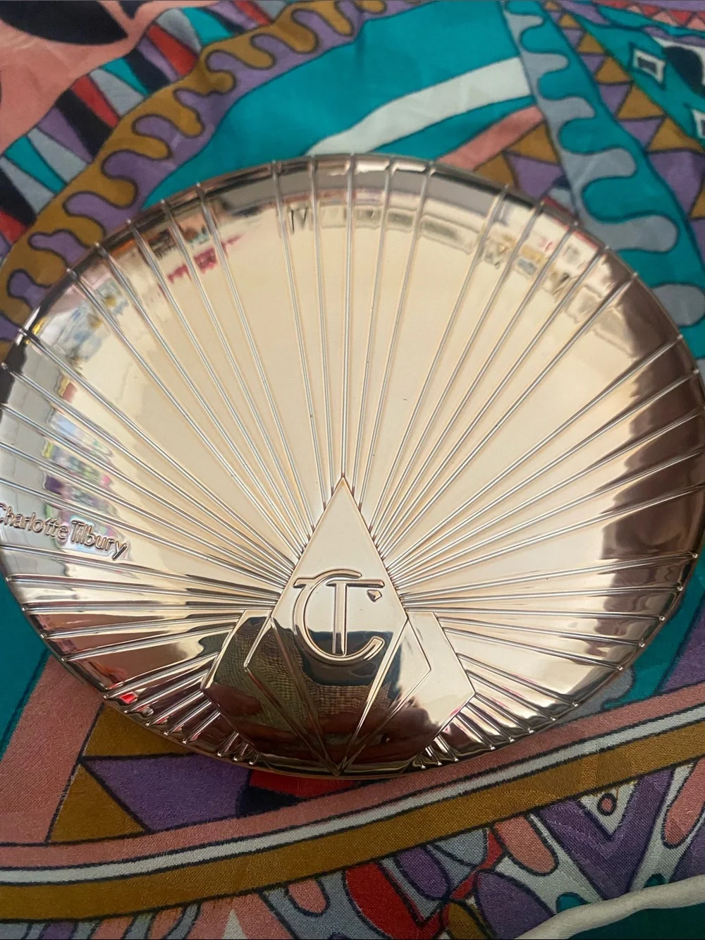 Charlotte Tilbury Airbrush Bronzer - Dark Brown & Gold Packaging